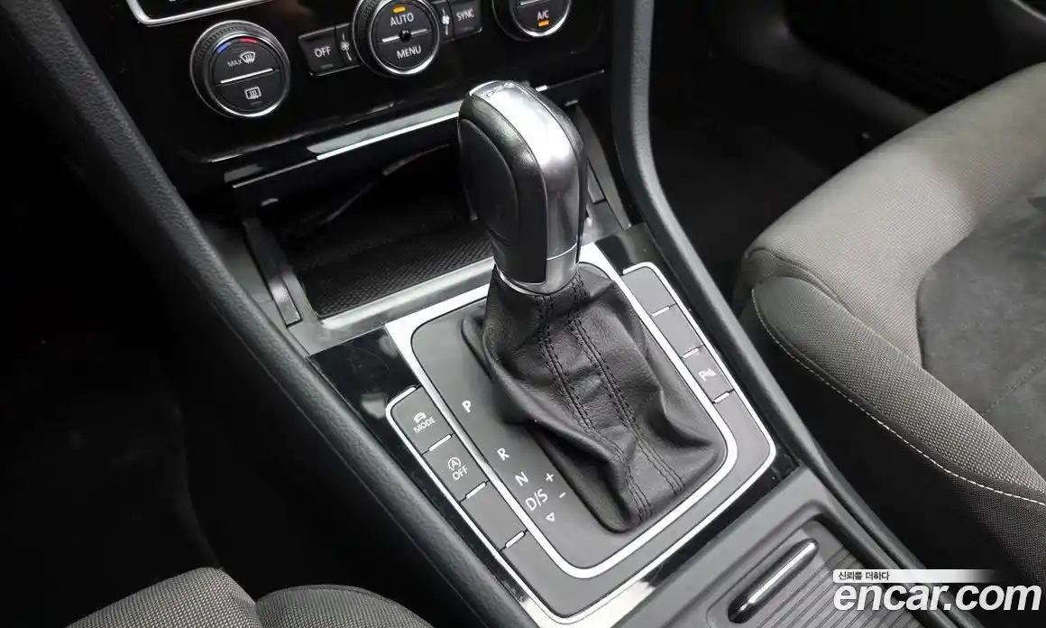 Volkswagen Golf 2015 2.0 автомат (гидро), фото 9