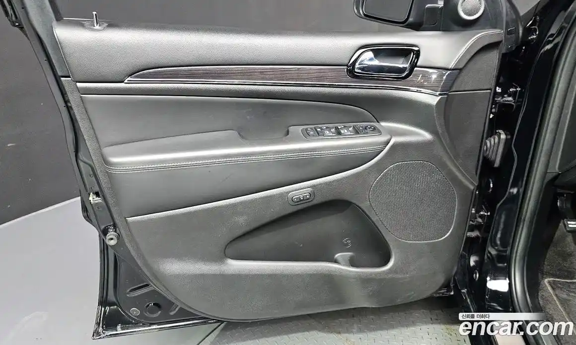 Jeep Cherokee 2019 3.6 автомат (гидро), фото 14