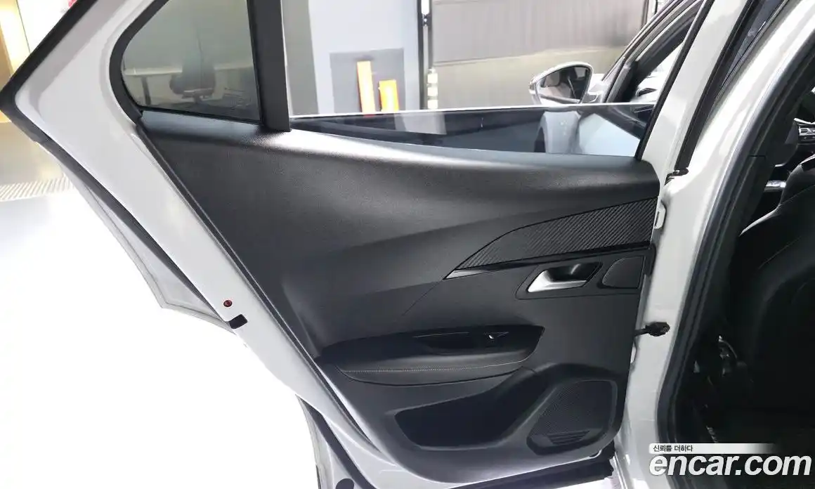 Peugeot 2008 2021 0.1 автомат (гидро), фото 15
