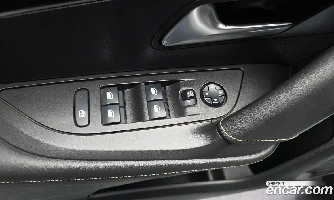 Peugeot 2008 2021 0.1 автомат (гидро), фото 30