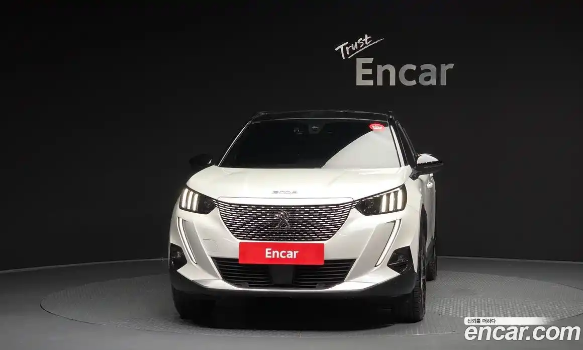 Peugeot 2008 2021 0.1 автомат (гидро), фото 3