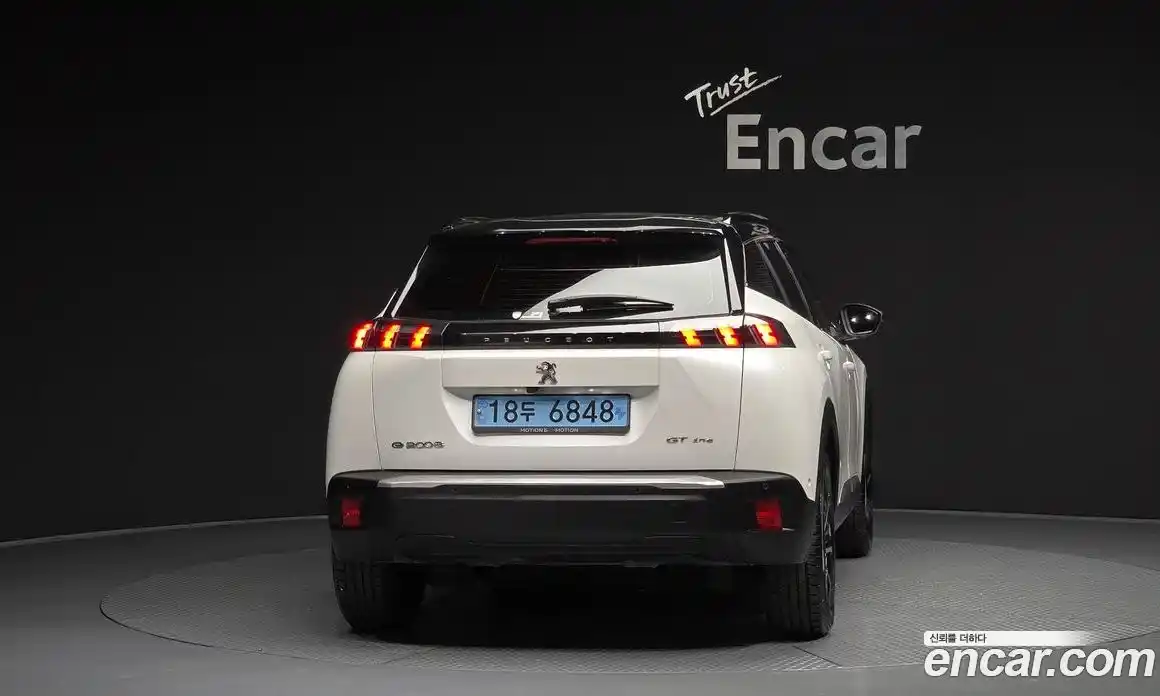 Peugeot 2008 2021 0.1 автомат (гидро), фото 4