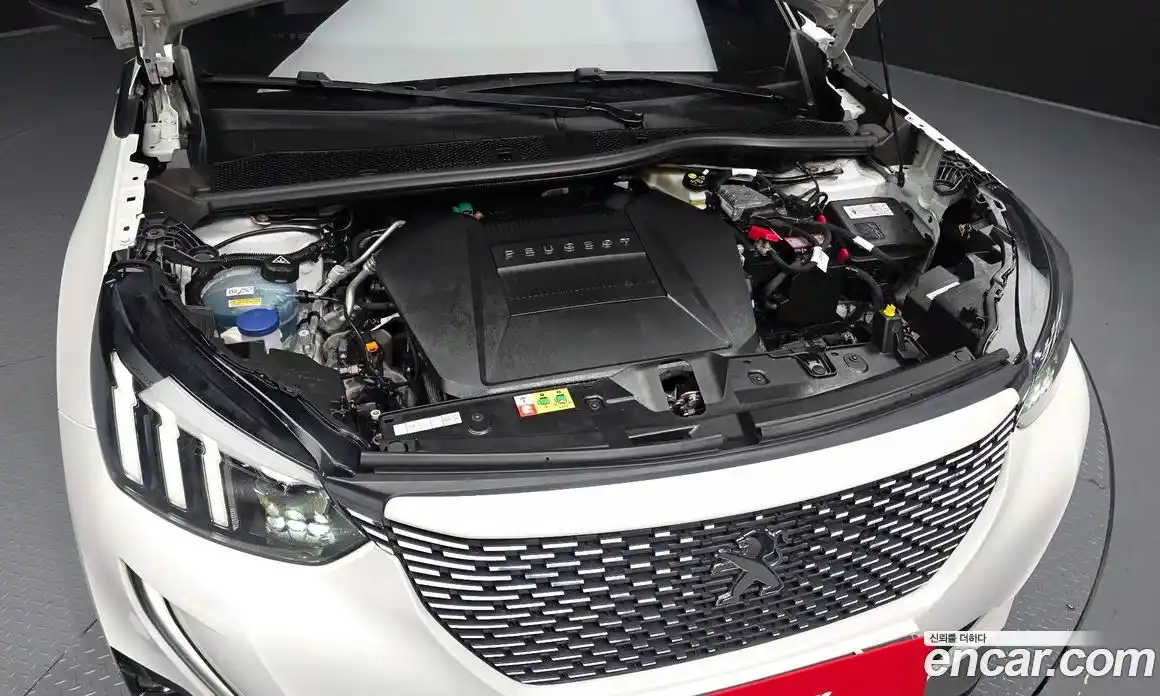 Peugeot 2008 2021 0.1 автомат (гидро), фото 6