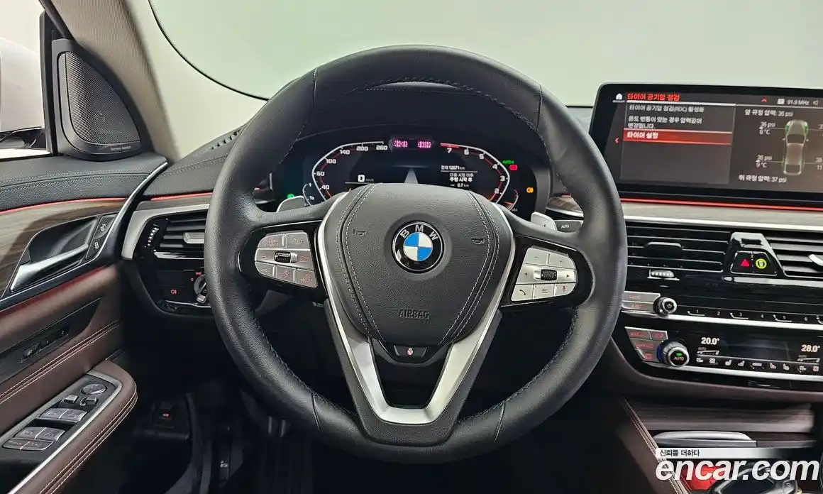 BMW 6 серия 2023 3.0 автомат (гидро), фото 12