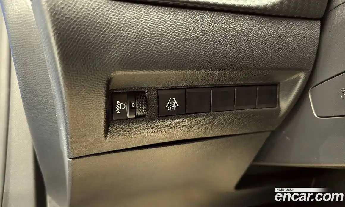 Peugeot 2008 2021 1.5 автомат (гидро), фото 15