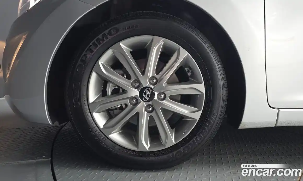 Hyundai Avante 2015 1.6 автомат (гидро), фото 5