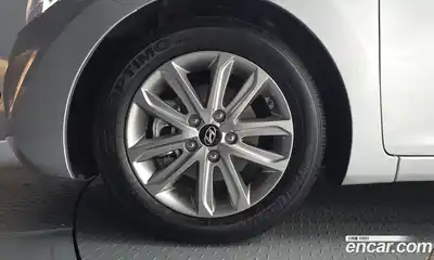 Hyundai Avante 2015 1.6 автомат (гидро), миниатюра 5