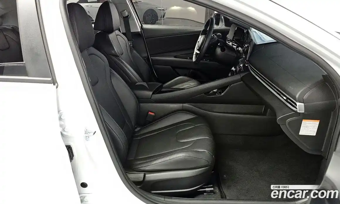 Hyundai Avante 2025 1.6 автомат (гидро), фото 13