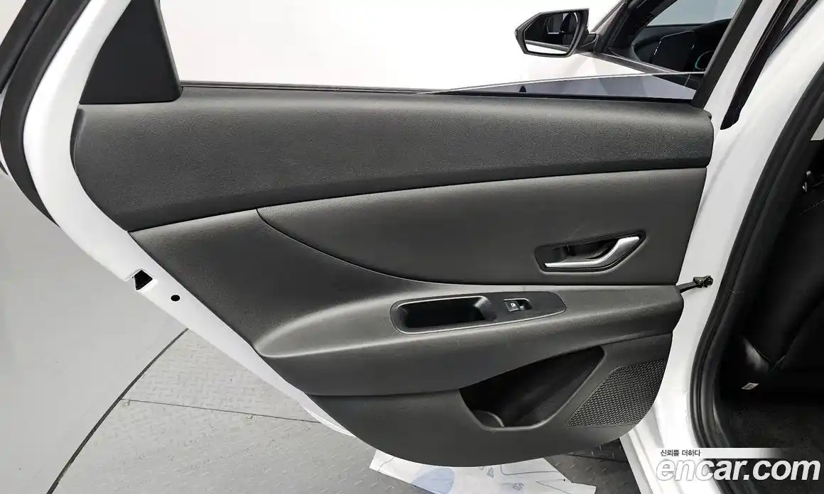 Hyundai Avante 2025 1.6 автомат (гидро), фото 15