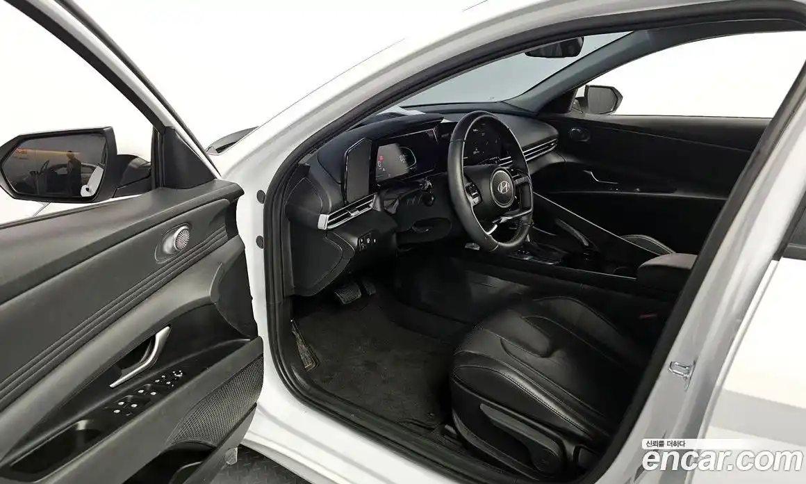Hyundai Avante 2025 1.6 автомат (гидро), фото 17