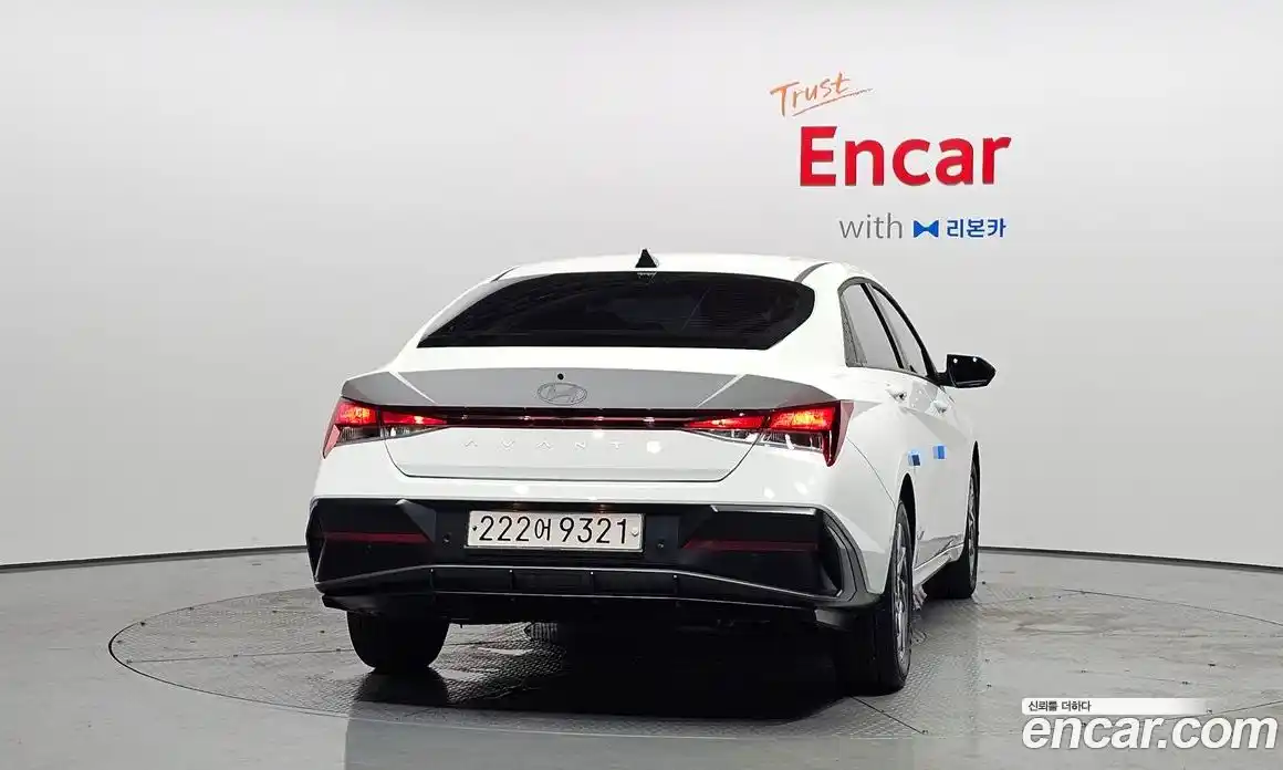 Hyundai Avante 2025 1.6 автомат (гидро), фото 4