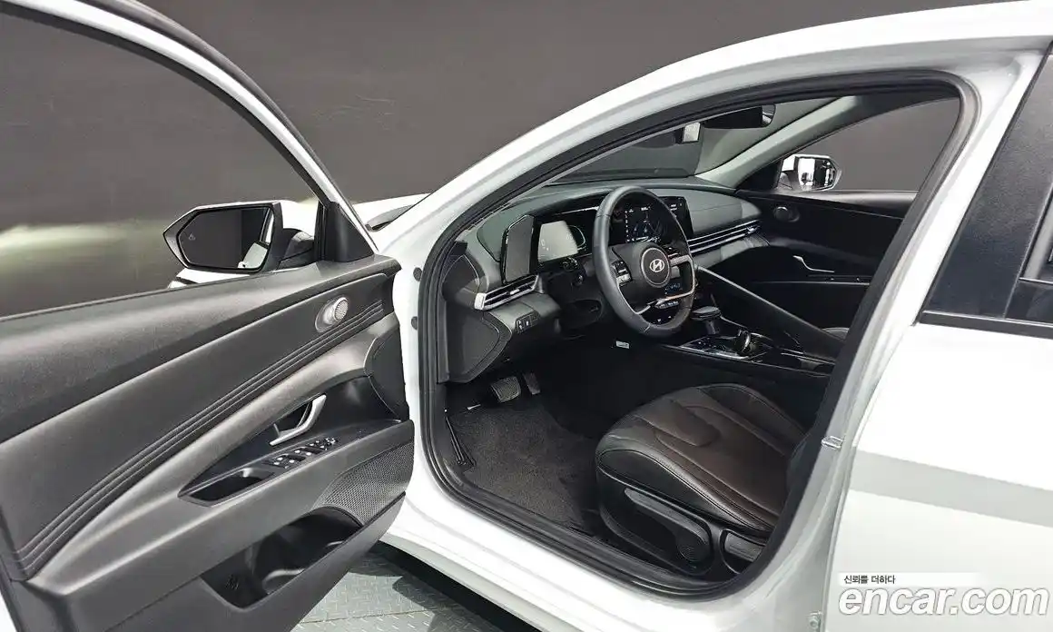 Hyundai Avante 2025 1.6 автомат (гидро), фото 13