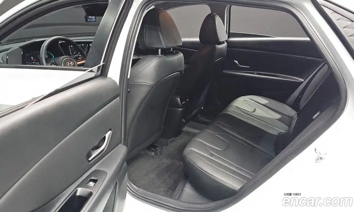 Hyundai Avante 2025 1.6 автомат (гидро), фото 17