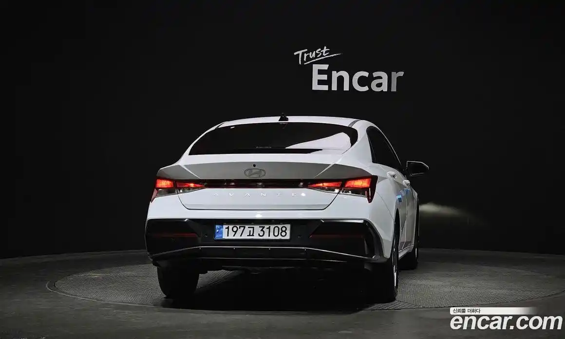 Hyundai Avante 2025 1.6 автомат (гидро), фото 4