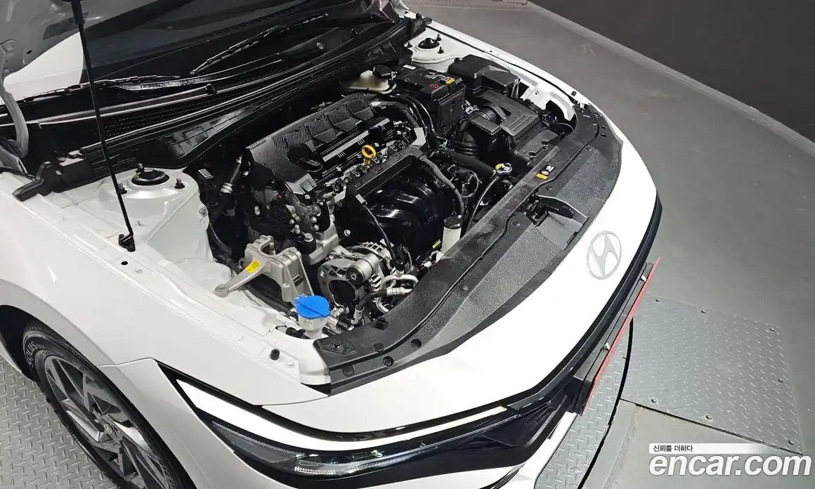 Hyundai Avante 2025 1.6 автомат (гидро), фото 6