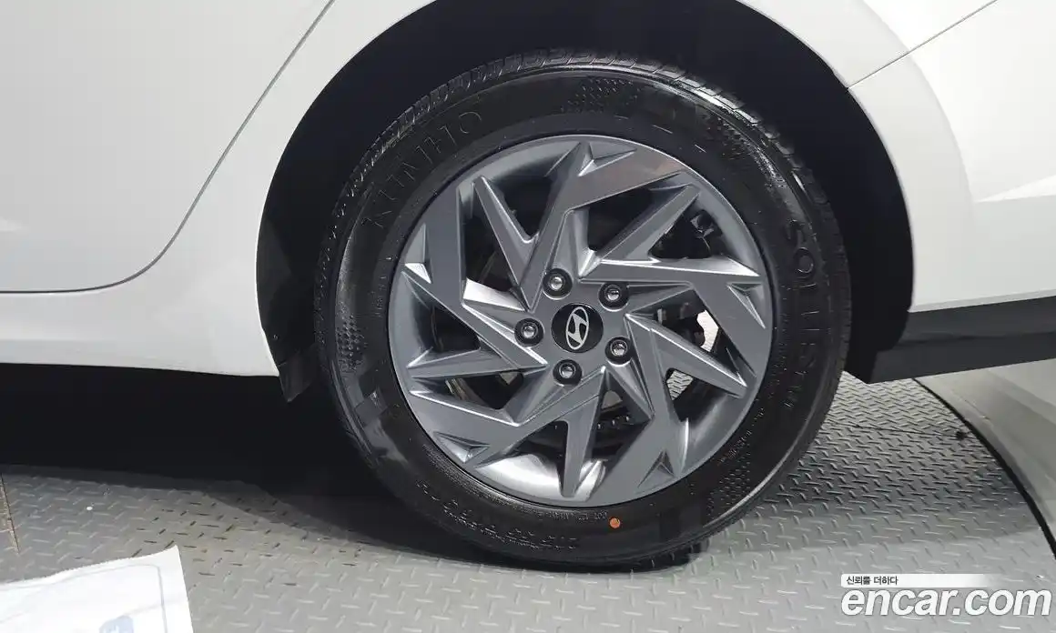 Hyundai Avante 2025 1.6 автомат (гидро), фото 7