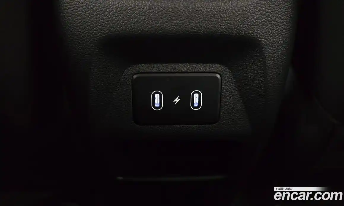 Hyundai Venue 2023 1.6 автомат (гидро), фото 27