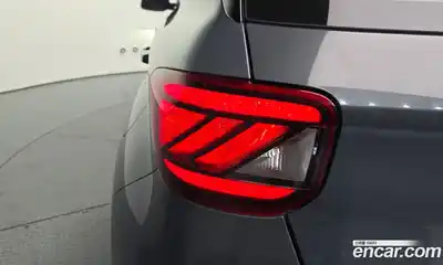 Hyundai Venue 2023 1.6 автомат (гидро), миниатюра 9