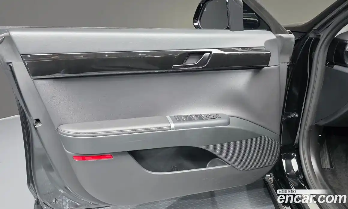 Hyundai Grandeur 2023 1.6 автомат (гидро), фото 14