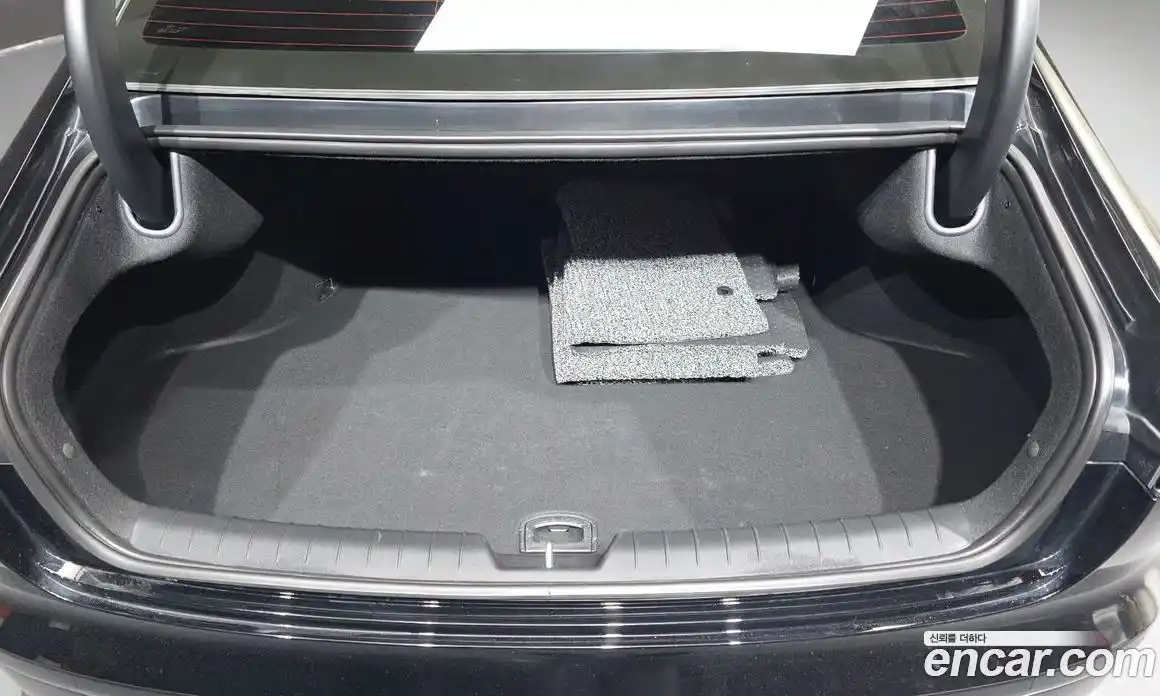 Hyundai Grandeur 2023 1.6 автомат (гидро), фото 24