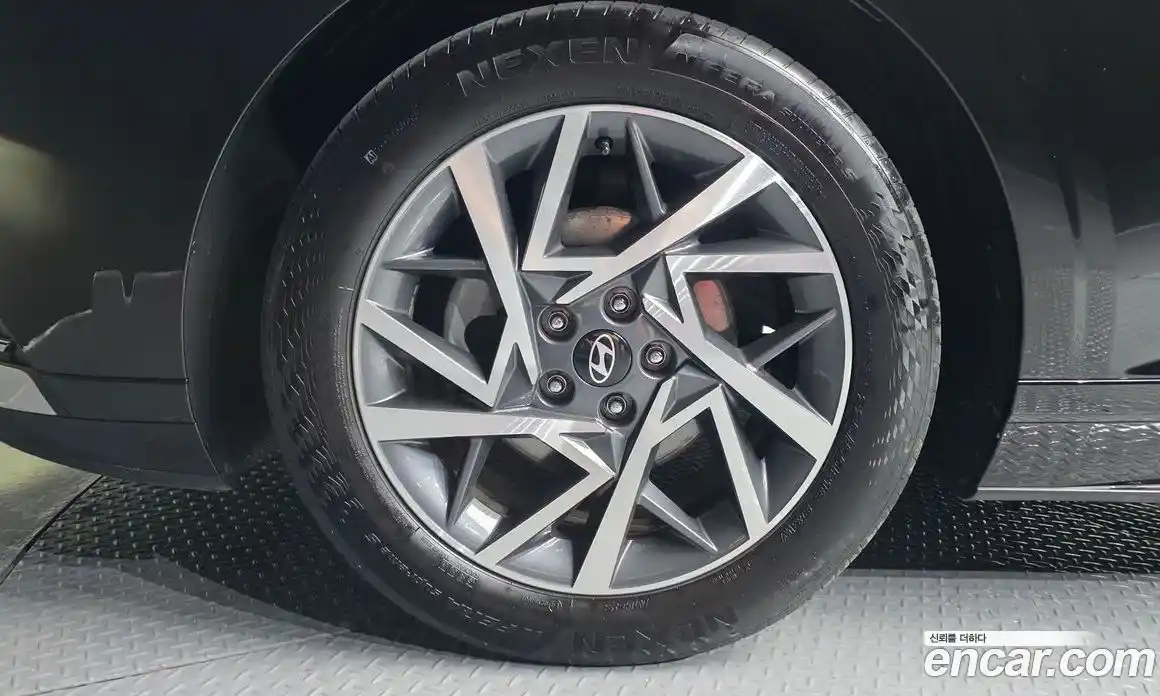 Hyundai Grandeur 2023 1.6 автомат (гидро), фото 5