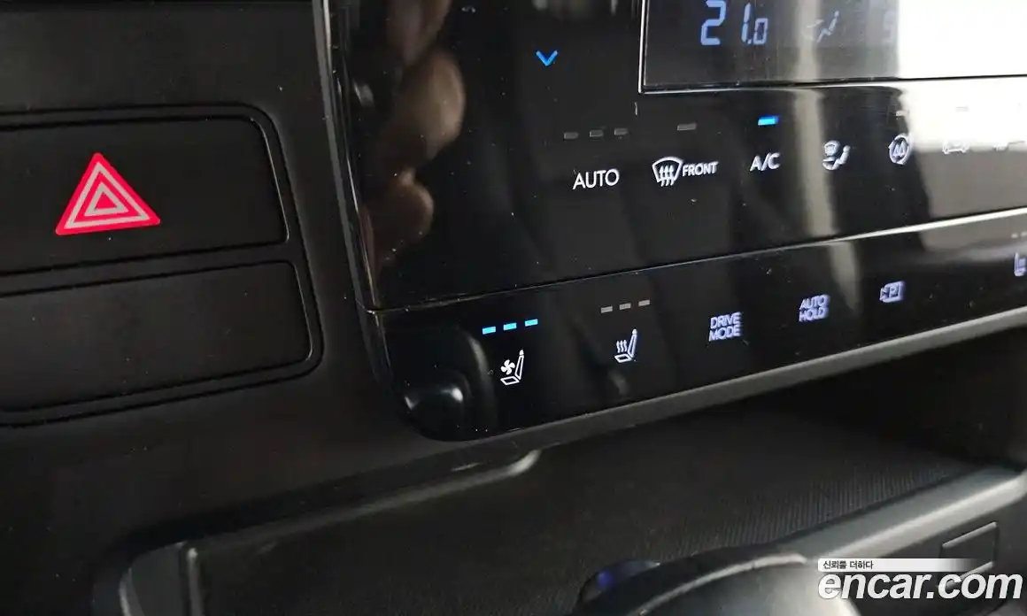 Hyundai Staria 2023 2.2 автомат (гидро), фото 24