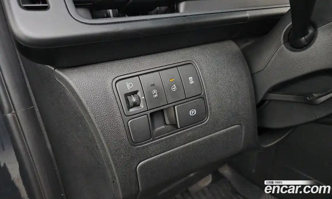 Hyundai Staria 2023 2.2 автомат (гидро), фото 27