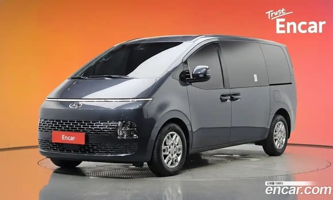 Hyundai Staria 2023 2.2 автомат (гидро), фото 31