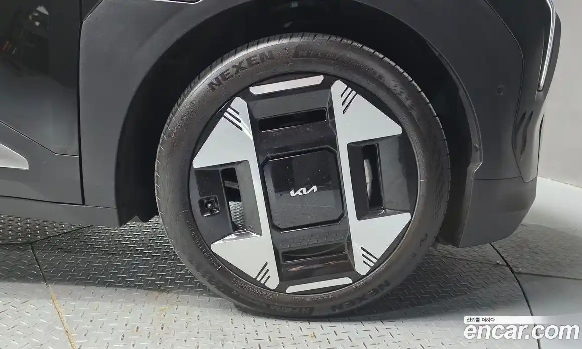 Kia EV3 2024 0.2 автомат (гидро), фото 7