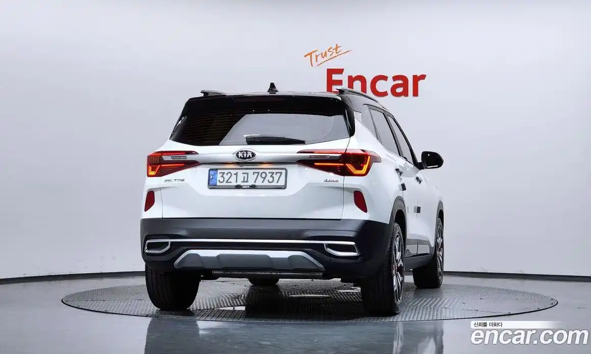Kia Seltos 2021 1.6 автомат (гидро), фото 4