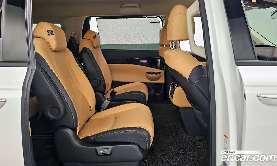 Kia Carnival 2021 2.2 автомат (гидро), фото 12