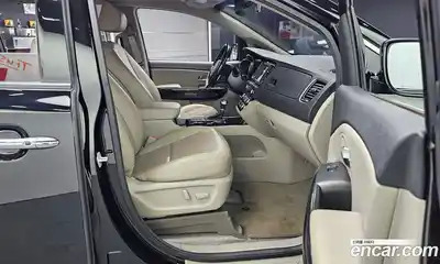 Kia Carnival 2018 2.2 автомат (гидро), миниатюра 11