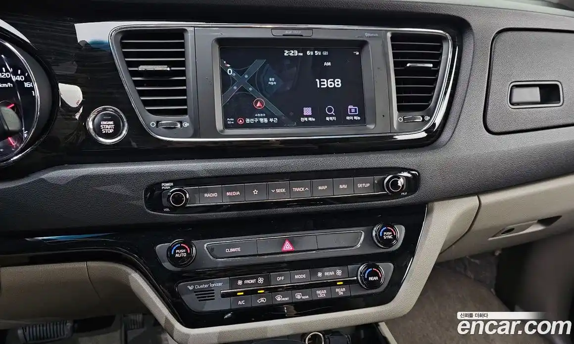 Kia Carnival 2018 2.2 автомат (гидро), фото 14