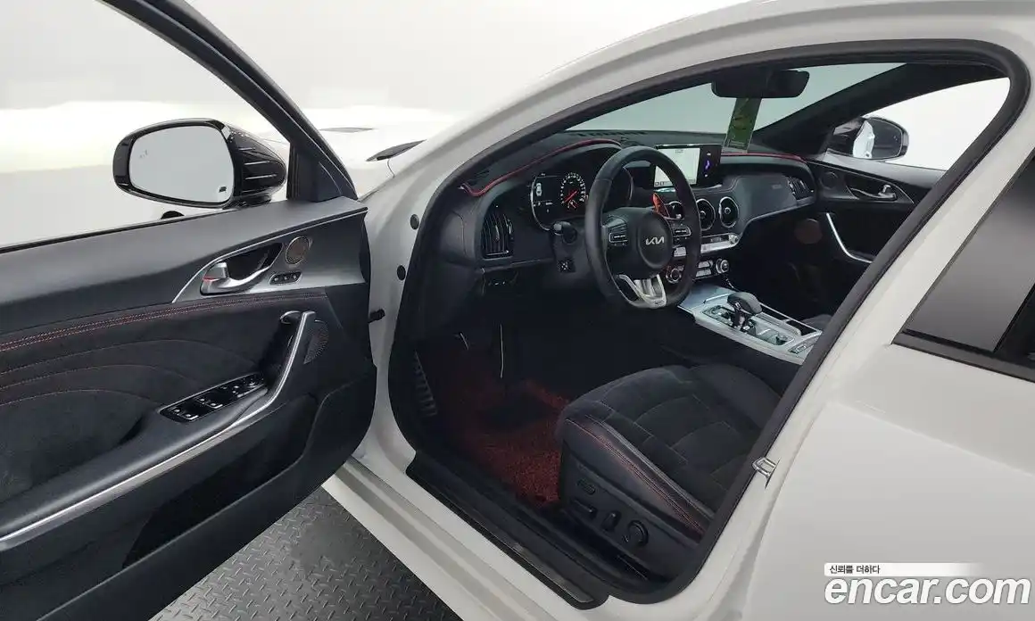 Kia Stinger 2022 3.3 автомат (гидро), фото 13