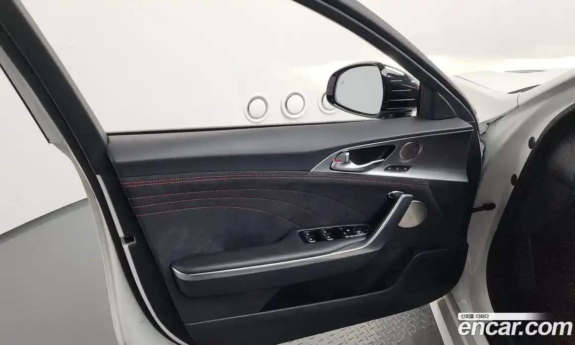 Kia Stinger 2022 3.3 автомат (гидро), фото 14