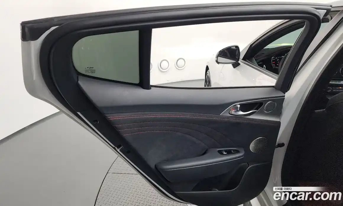 Kia Stinger 2022 3.3 автомат (гидро), фото 15