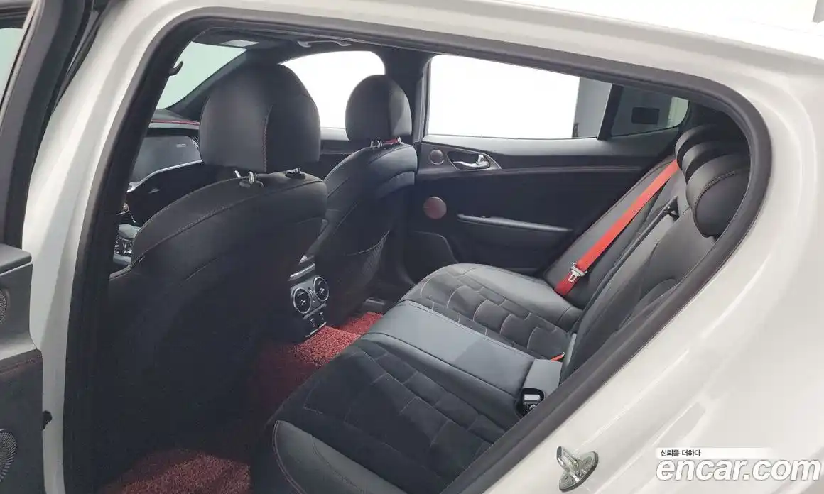 Kia Stinger 2022 3.3 автомат (гидро), фото 17