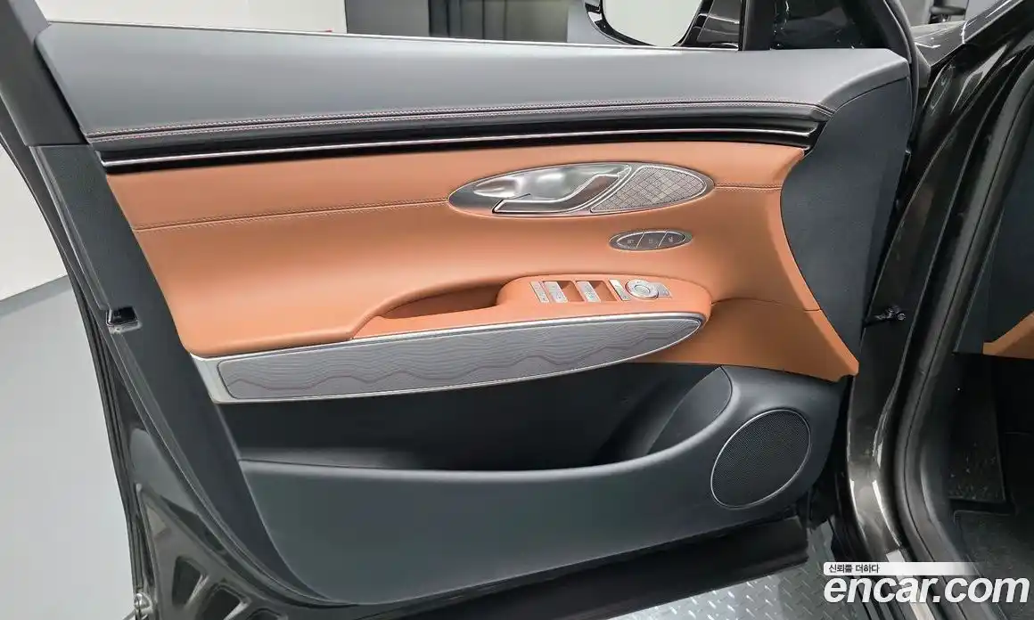Genesis GV70 2023 2.5 автомат (гидро), фото 13