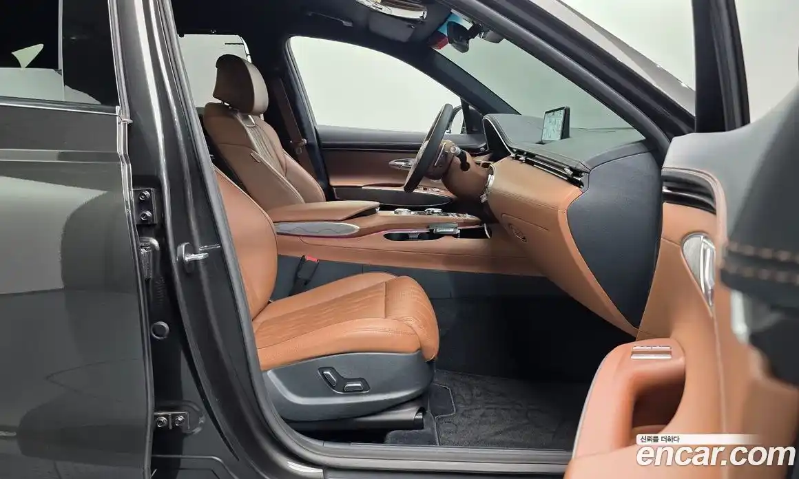 Genesis GV70 2023 2.5 автомат (гидро), фото 15