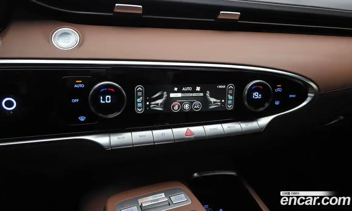 Genesis GV70 2023 2.5 автомат (гидро), фото 23