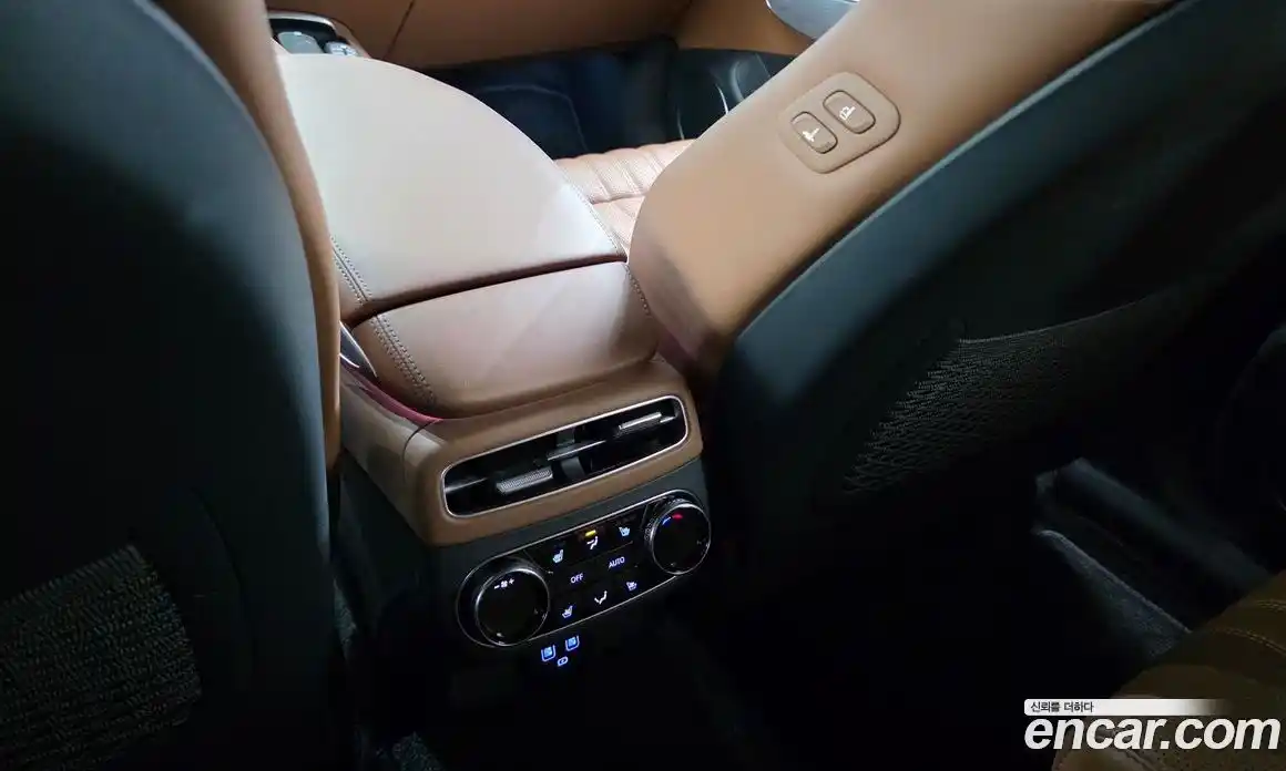 Genesis GV70 2023 2.5 автомат (гидро), фото 28