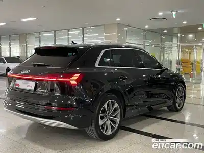 Audi e-tron 2022 0.2 автомат (гидро), миниатюра 2