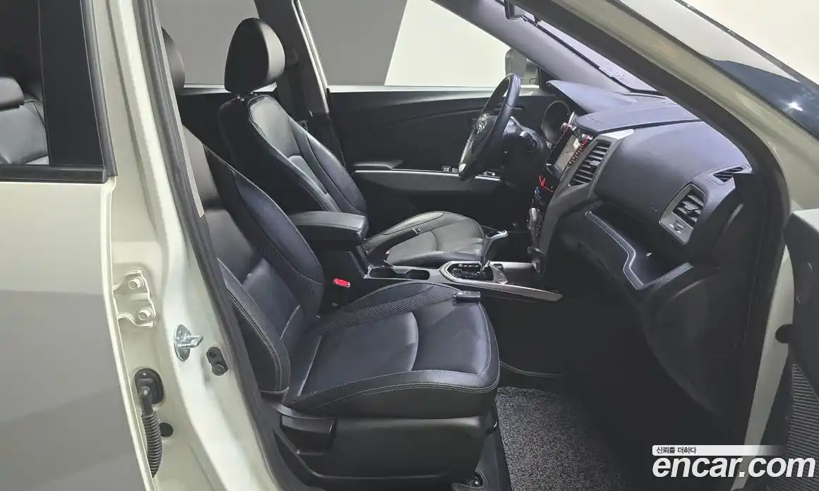 SsangYong TIBOLI 2015 1.6 автомат (гидро), фото 17
