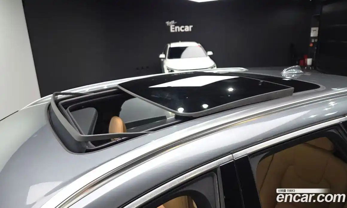 Volvo XC60 2019 2.0 автомат (гидро), фото 19