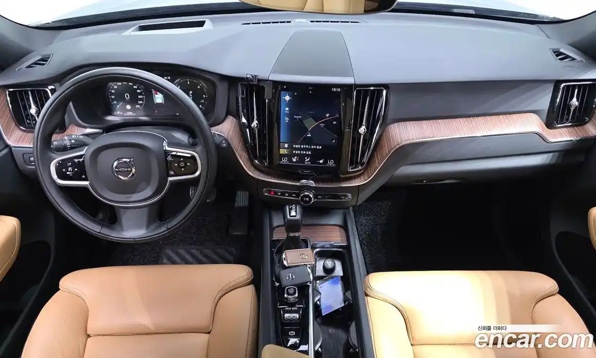 Volvo XC60 2019 2.0 автомат (гидро), фото 7