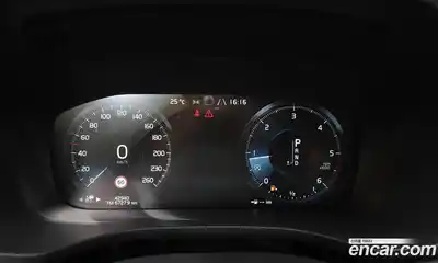 Volvo XC60 2019 2.0 автомат (гидро), миниатюра 8