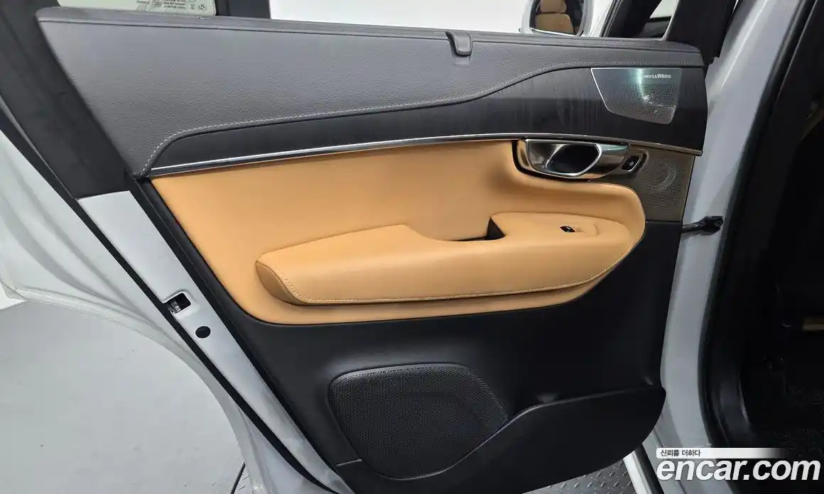 Volvo XC90 2023 2.0 автомат (гидро), фото 15