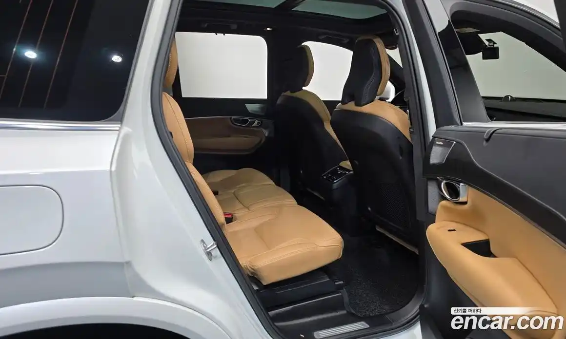 Volvo XC90 2023 2.0 автомат (гидро), фото 17
