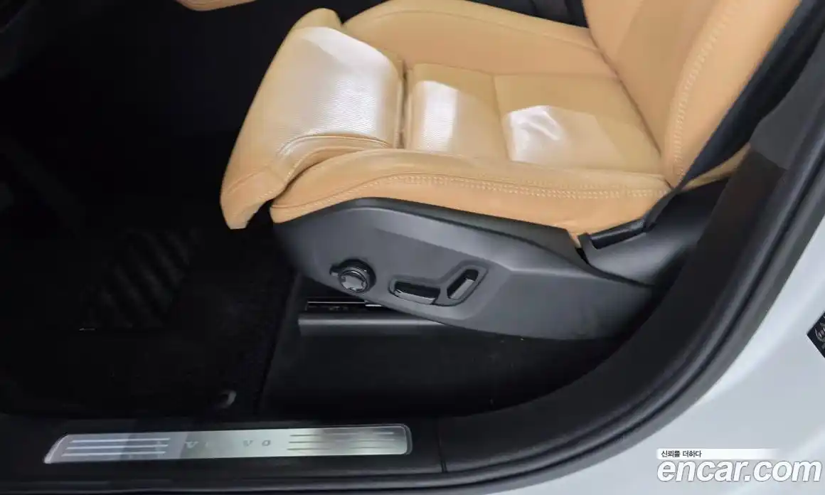 Volvo XC90 2023 2.0 автомат (гидро), фото 32