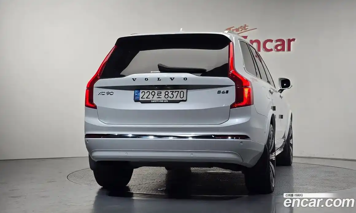 Volvo XC90 2023 2.0 автомат (гидро), фото 4